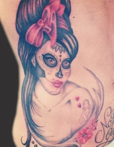 tatuaje-amy-winehouse-calavera-mexicana
