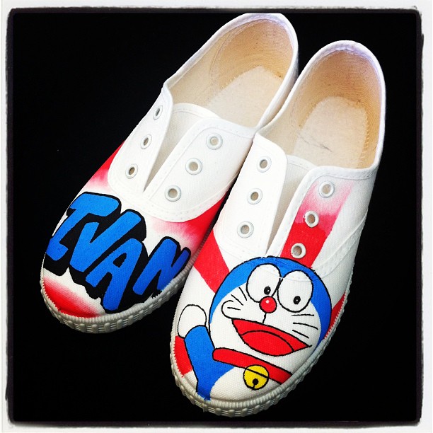 Zapatillas personalizadas doraemon En su tinta Estudio