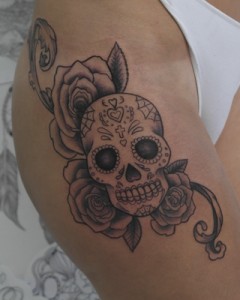 Tatuaje_calavera_mexicana_rosas