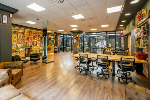 Interior local en su tinta estudio