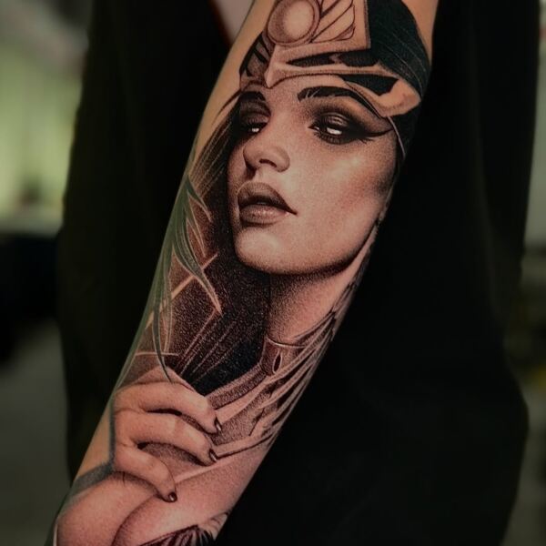 Diosa egipcia realismo dotwork