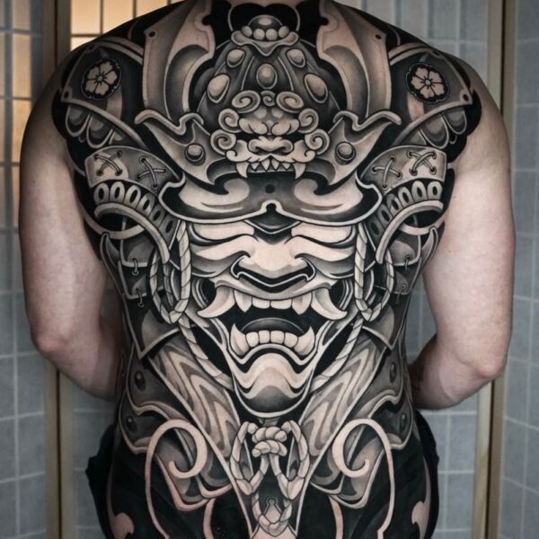 Espalda guerrero blackwork